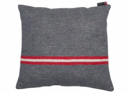 SILVRETTA filled cushion “na SERVUS”(= coll. oh no, also:hi)